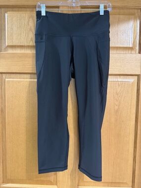 Old Navy Black Athletic Capris